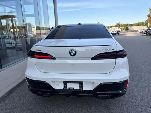 2023 BMW 760 i xDrive