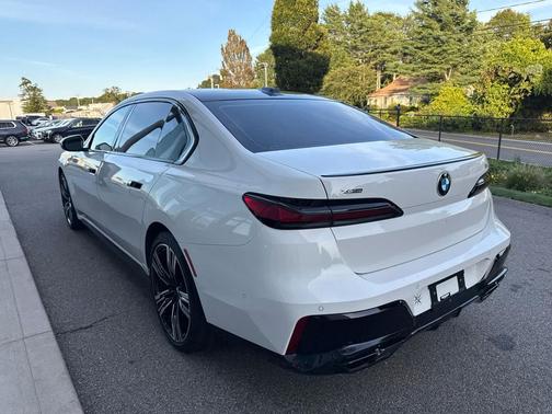 2023 BMW 760 i xDrive