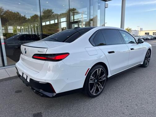 2023 BMW 760 i xDrive