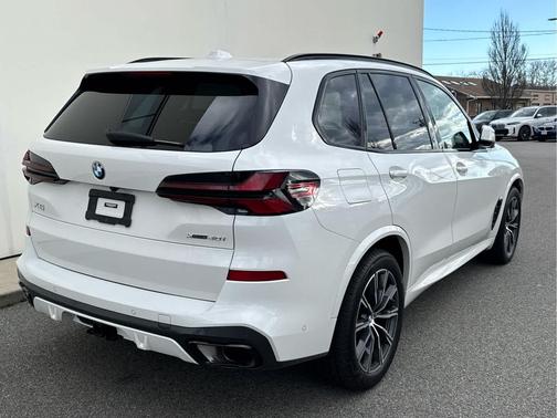 Alpine White 2024 BMW X5 xDrive40i