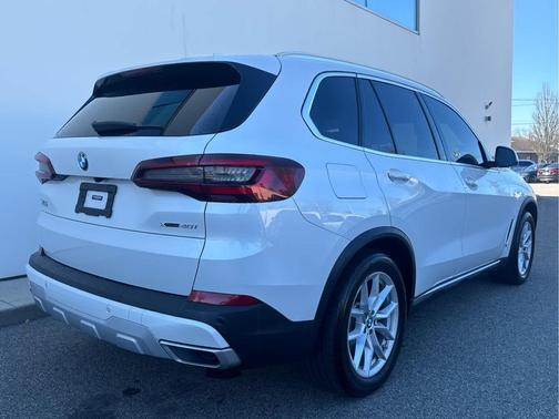 Mineral White Metallic 2021 BMW X5 xDrive40i