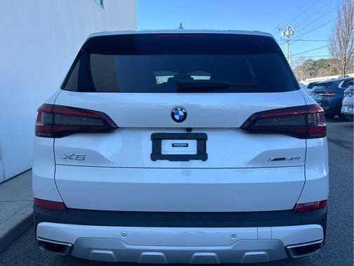 Mineral White Metallic 2021 BMW X5 xDrive40i