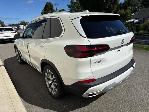 2026 BMW X5 PHEV xDrive50e