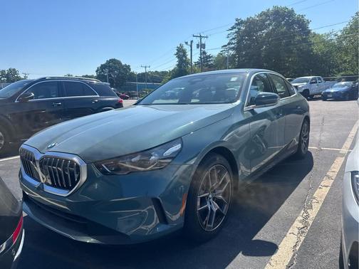 Cape York Green Metallic 2026 BMW 530 xDrive