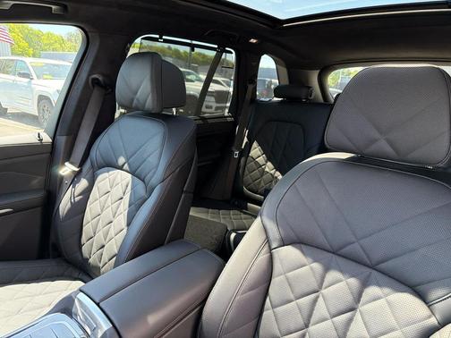 Brooklyn Grey Metallic 2026 BMW X5 M60i