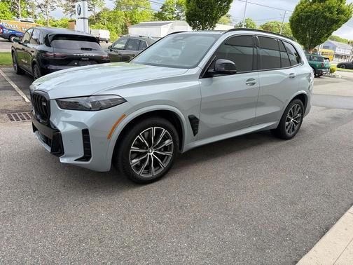 Brooklyn Grey Metallic 2026 BMW X5 M60i