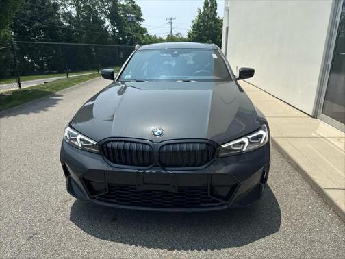 2025 BMW 330 i xDrive