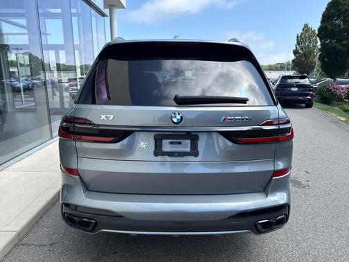 2024 BMW X7 M60i