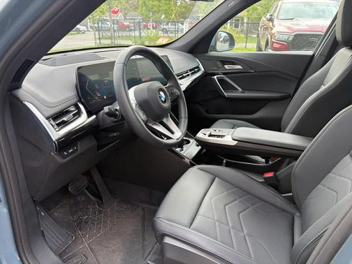 Cape York Green Metallic 2026 BMW X1 xDrive28i