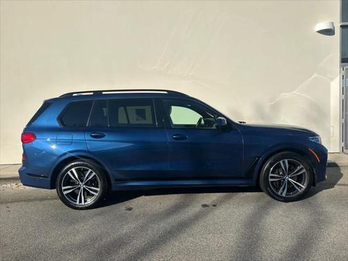 2022 BMW X7 M50i