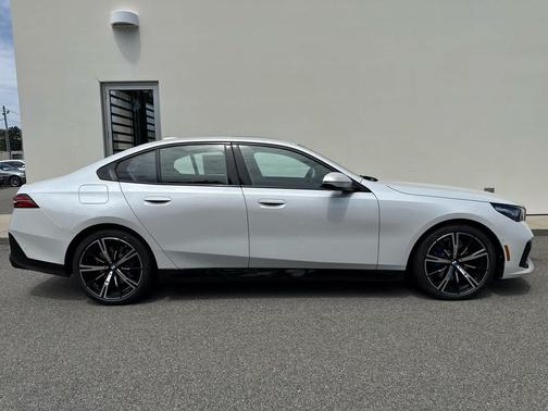 2026 BMW 530 i xDrive