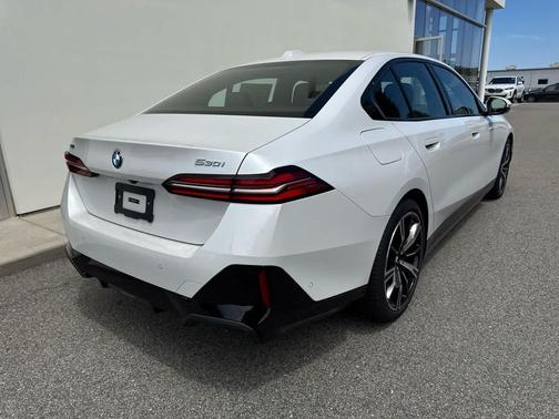 2026 BMW 530 i xDrive