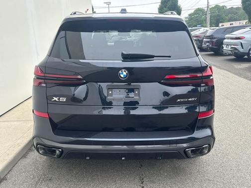 Carbon Black Metallic 2026 BMW X5 xDrive40i
