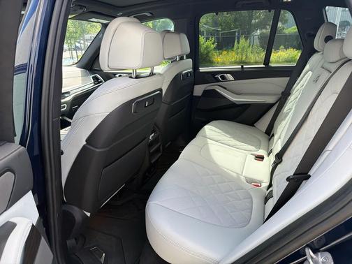 Tanzanite Blue II Metallic 2024 BMW X5 xDrive40i