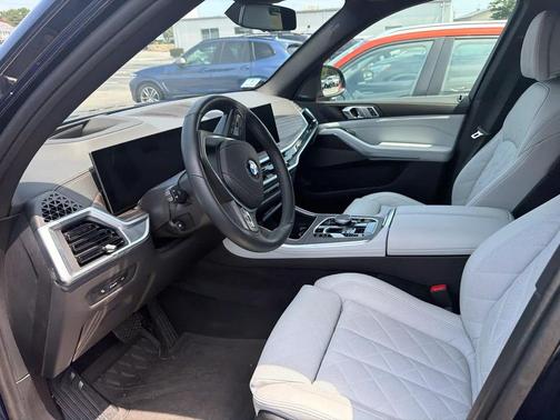 Tanzanite Blue II Metallic 2024 BMW X5 xDrive40i