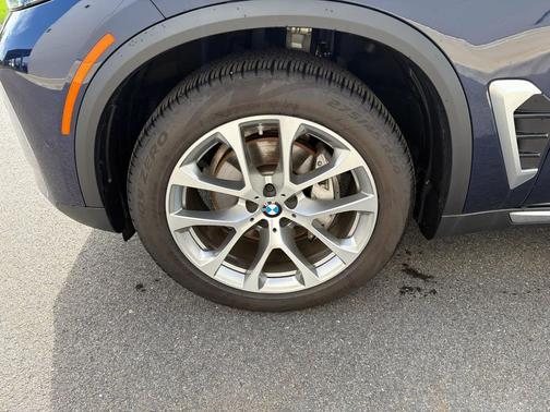 Tanzanite Blue II Metallic 2024 BMW X5 xDrive40i