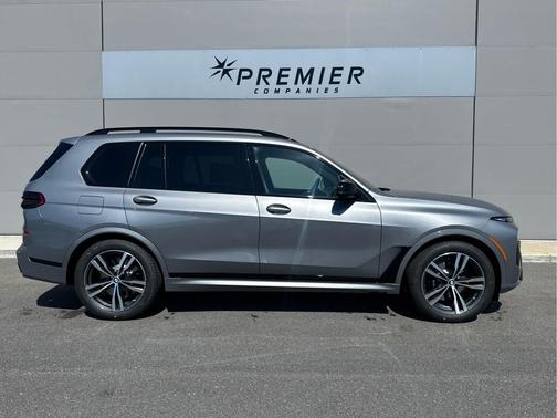 Skyscraper Grey Metallic 2027 BMW X7 M60i