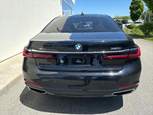 2021 BMW 750 i xDrive