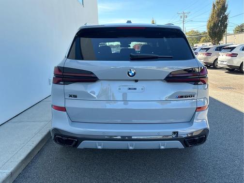 2026 BMW X5 M60i