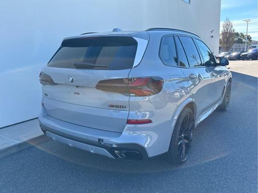 2026 BMW X5 M60i