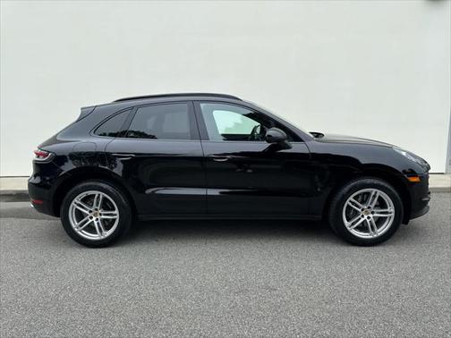 2021 Porsche Macan Base
