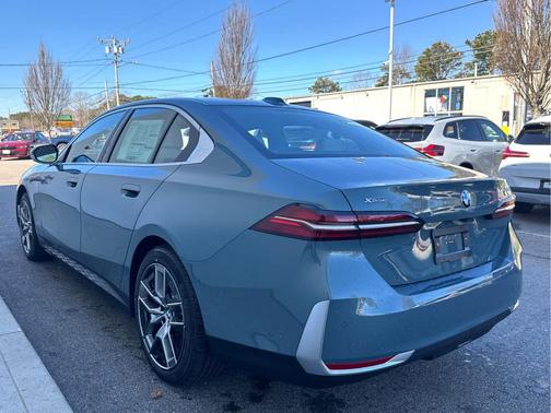 Cape York Green Metallic 2027 BMW 530 i xDrive