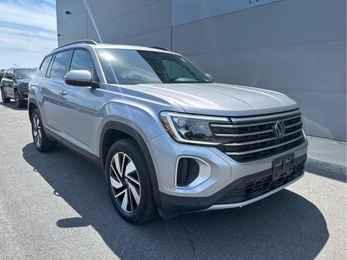 Silver Mist Metallic 2024 Volkswagen Atlas 2.0T SE w/Technology 4MOTION