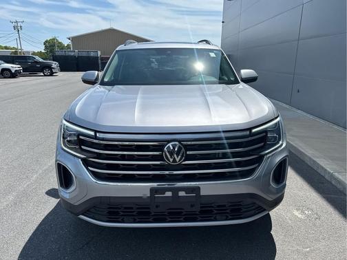 Silver Mist Metallic 2024 Volkswagen Atlas 2.0T SE w/Technology 4MOTION