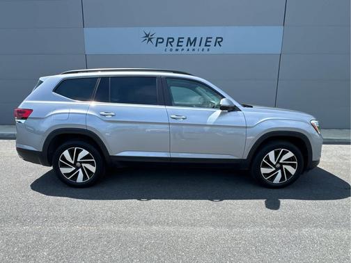 Silver Mist Metallic 2024 Volkswagen Atlas 2.0T SE w/Technology 4MOTION