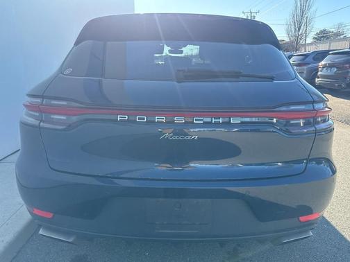 2021 Porsche Macan AWD