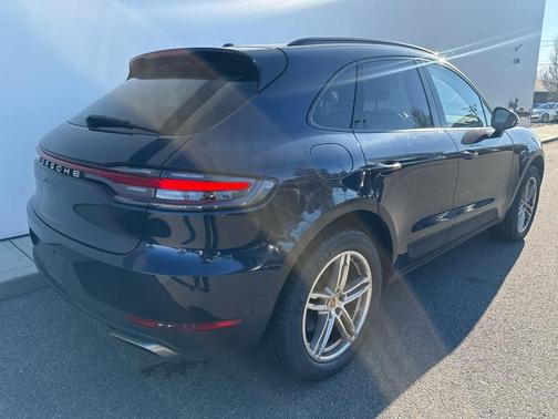 2021 Porsche Macan AWD