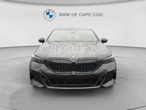 Black Sapphire Metallic 2027 BMW 550e 550e xDrive