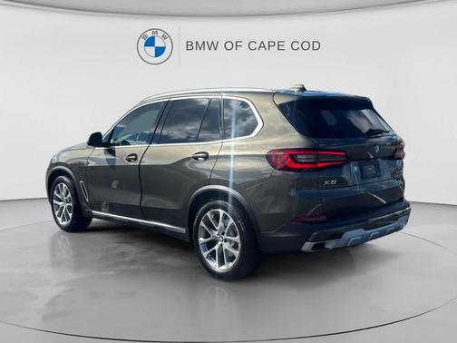 Manhattan Green Metallic 2023 BMW X5 xDrive40i