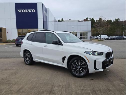 Mineral White Metallic 2026 BMW X5 M60i