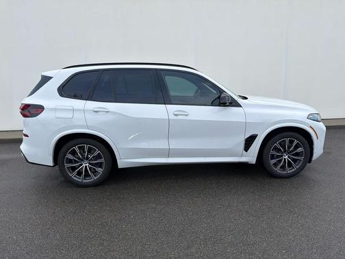 2026 BMW X5 M60i