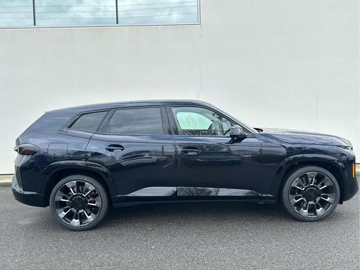 Carbon Black Metallic 2026 BMW XM Label