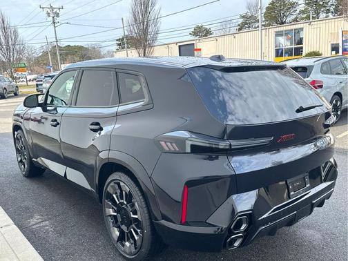 Carbon Black Metallic 2026 BMW XM Label