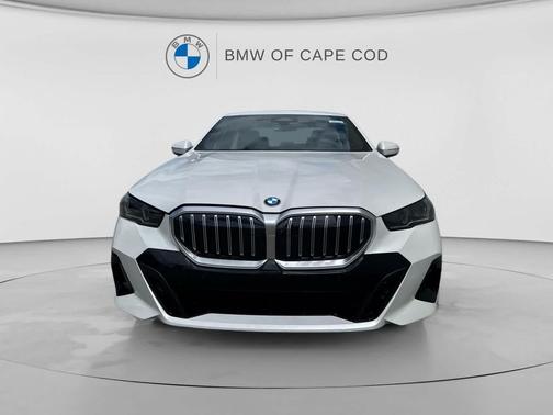 Mineral White Metallic 2027 BMW 530 i xDrive