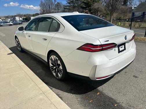2024 BMW 540 i xDrive