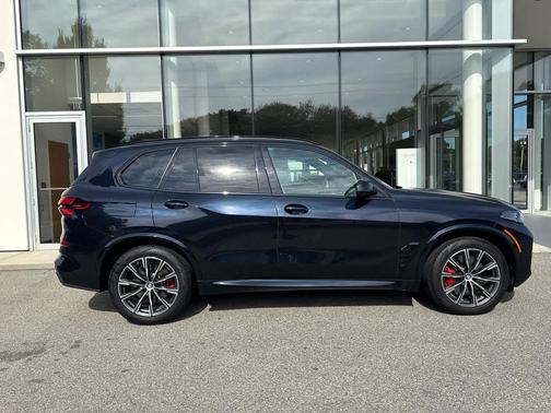 2024 BMW X5 M60i