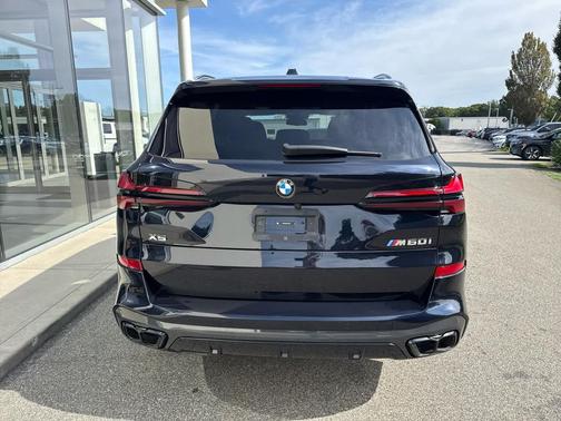 2024 BMW X5 M60i