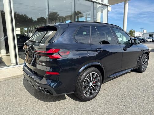 2024 BMW X5 M60i