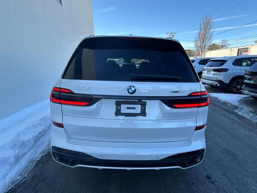 2026 BMW X7 xDrive40i