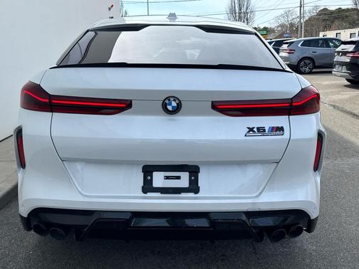 Mineral White Metallic 2026 BMW X6 M Competition