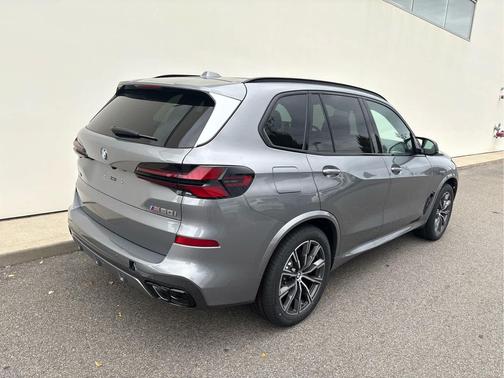 2026 BMW X5 M60i
