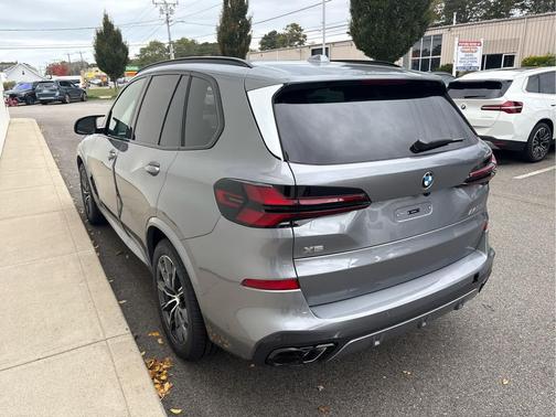 2026 BMW X5 M60i