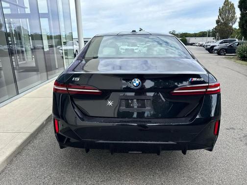 2024 BMW i5 M60