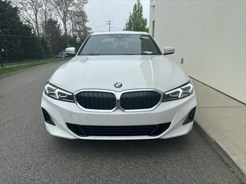 2025 BMW 330 i xDrive