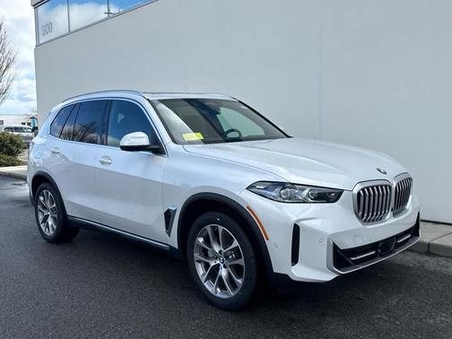 Mineral White Metallic 2026 BMW X5 xDrive40i