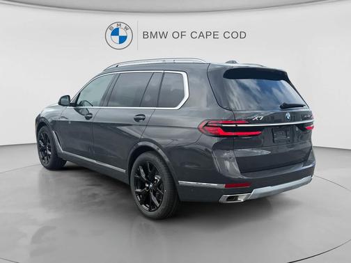 Dravit Grey Metallic 2027 BMW X7 xDrive40i